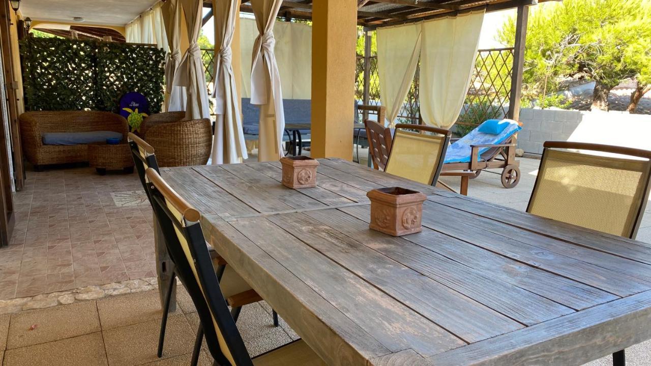 La Casa Di Stefania Appartement Porto Pino Buitenkant foto