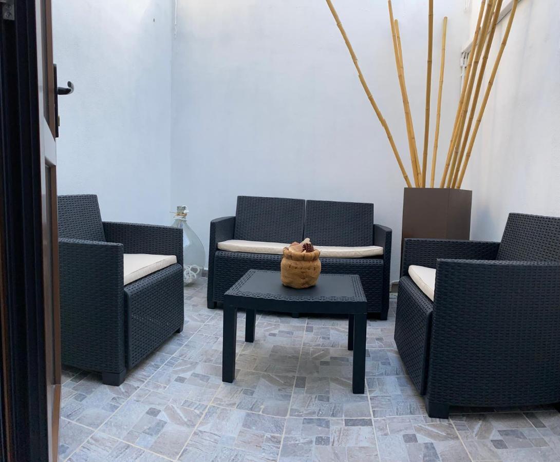 La Casa Di Stefania Appartement Porto Pino Buitenkant foto