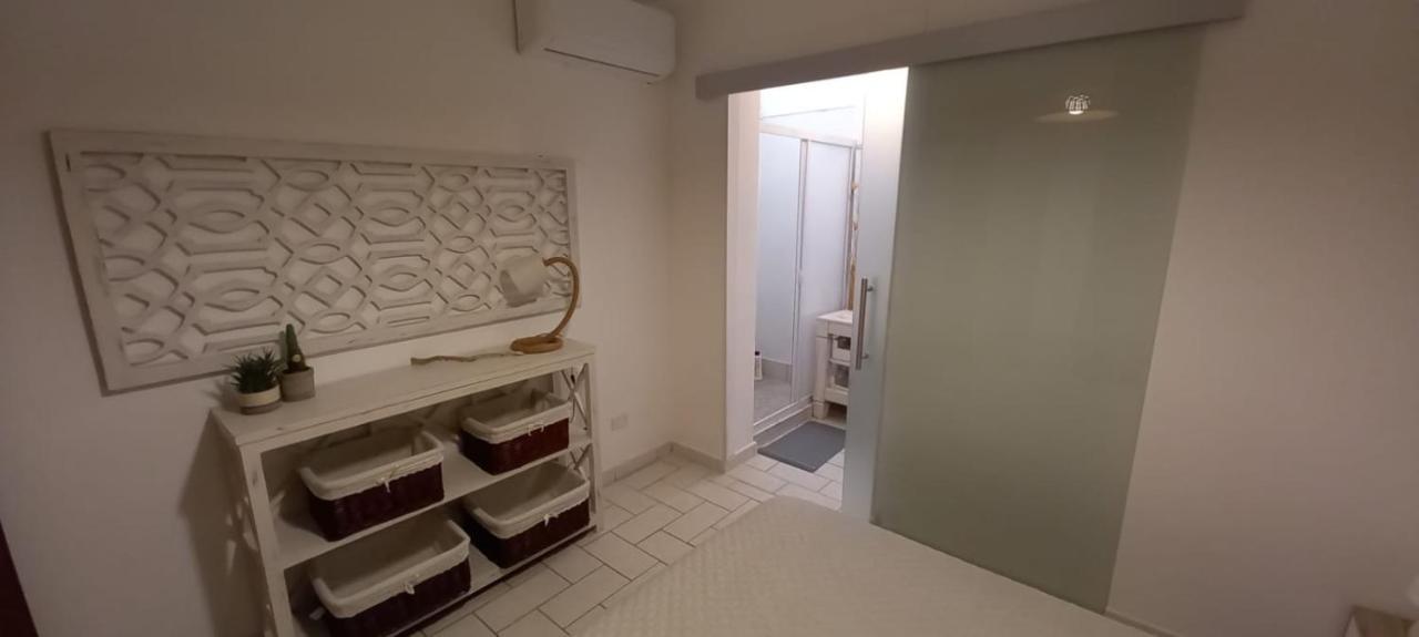 La Casa Di Stefania Appartement Porto Pino Buitenkant foto