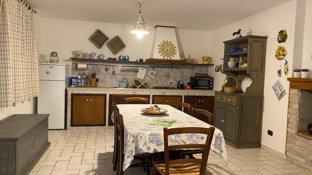 La Casa Di Stefania Appartement Porto Pino Buitenkant foto